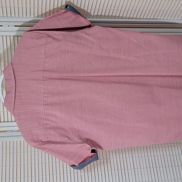 Pink Short Sleeve Button-up Shirt - Picture 2 of 7